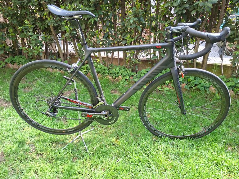 Used Canyon Ultimate CF SLX 9.0 2018 2018 Road & Gravel, Black — image 1 of 10