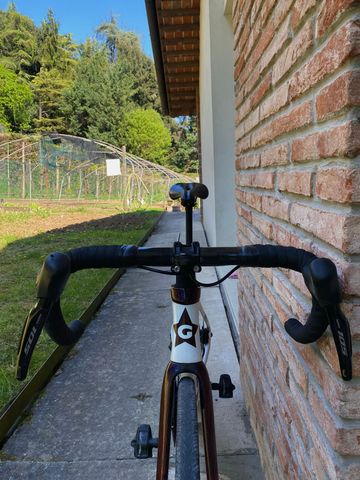 Used Guerciotti Veloce Shimano 105 Di2 2025 Road & Gravel, White — image 6 of 7