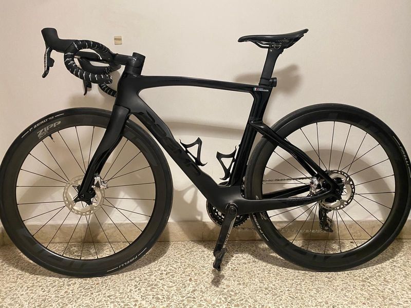 Brugt Pinarello DOGMA F RED ETAP AXS Disc 2022 2022 Road & Gravel