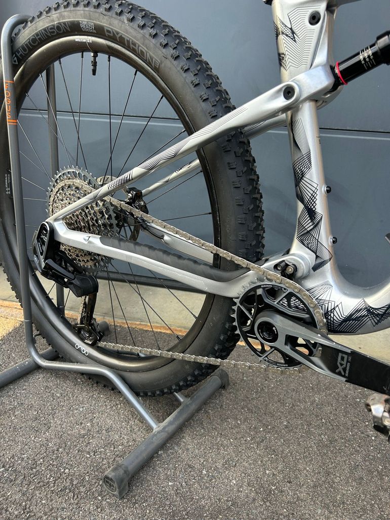 Used Orbea OIZ M-TEAM AXS 2025 2025 Mountainbike, Light Gray, 29 — image 5 of 5