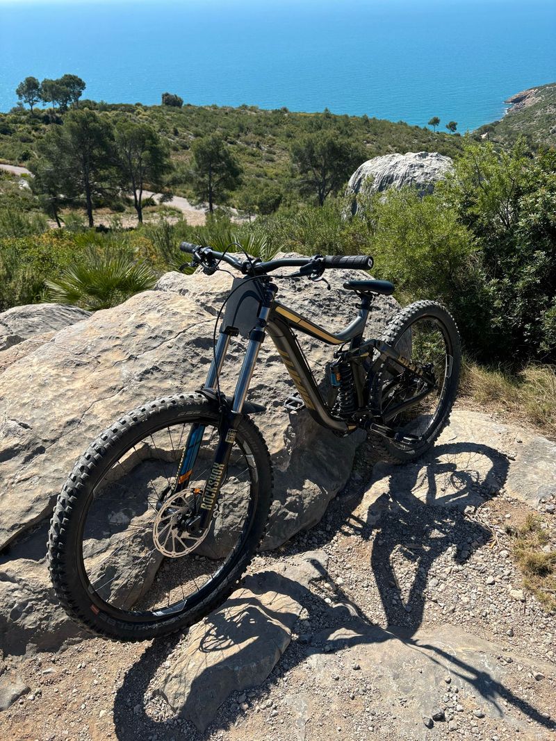 Used Giant Glory Shimano Deore XT 2018 MTB