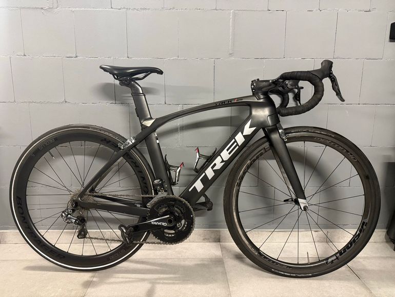 Used Trek Madone Shimano Ultegra Di2 2018 Road & Gravel, Schwarz — image 1 of 6