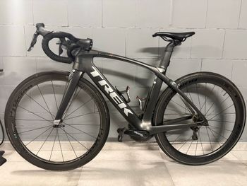 Used Trek Madone Shimano Ultegra Di2 2018 Road & Gravel, Schwarz — image 2 of 6