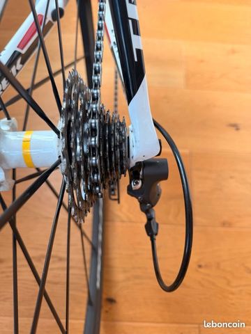 Used Trek Madone 4.7 H2 (Compact) E 2012 2012 Road & Gravel, White — image 3 of 7