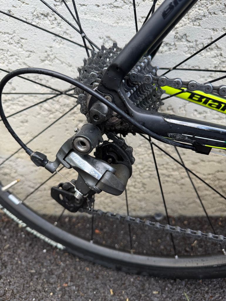 Used Bianchi Infinito Ultegra Compact 2013 2013 Road & Gravel, Black — image 3 of 5