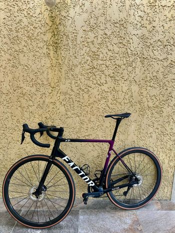 Used Factor O2 Shimano Ultegra Di2 8170 2023 2023 Road & Gravel, Black — image 2 of 17