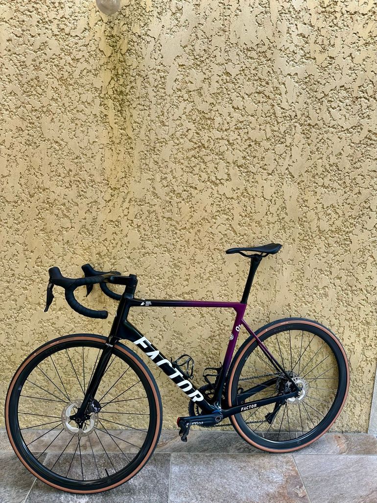 Used Factor O2 Shimano Ultegra Di2 8170 2023 2023 Road & Gravel, Black — image 2 of 17