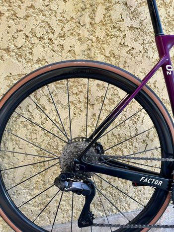 Used Factor O2 Shimano Ultegra Di2 8170 2023 2023 Road & Gravel, Black — image 9 of 17