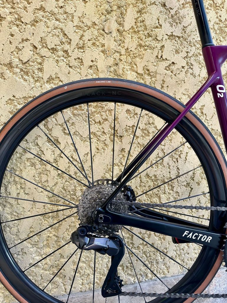 Used Factor O2 Shimano Ultegra Di2 8170 2023 2023 Road & Gravel, Black — image 9 of 17