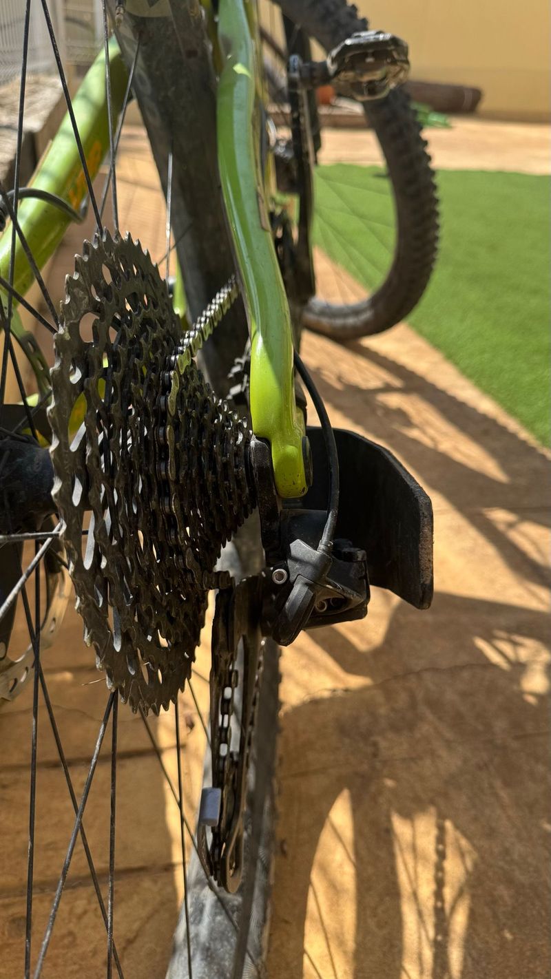Używany Santa Cruz Hightower LT C R 2018 2018 Mountainbike — zdjęcie 2 z 8
