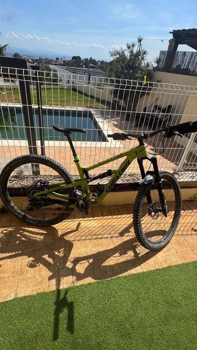 Używany Santa Cruz Hightower LT C R 2018 2018 Mountainbike — zdjęcie 1 z 8