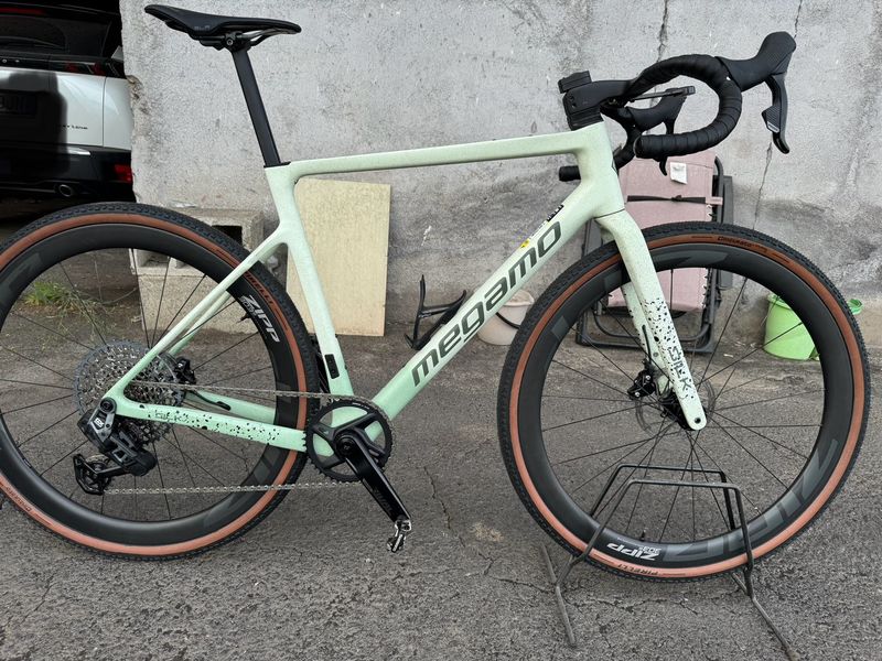 Used Megamo SILK AXS 01 2024 2024 Road & Gravel