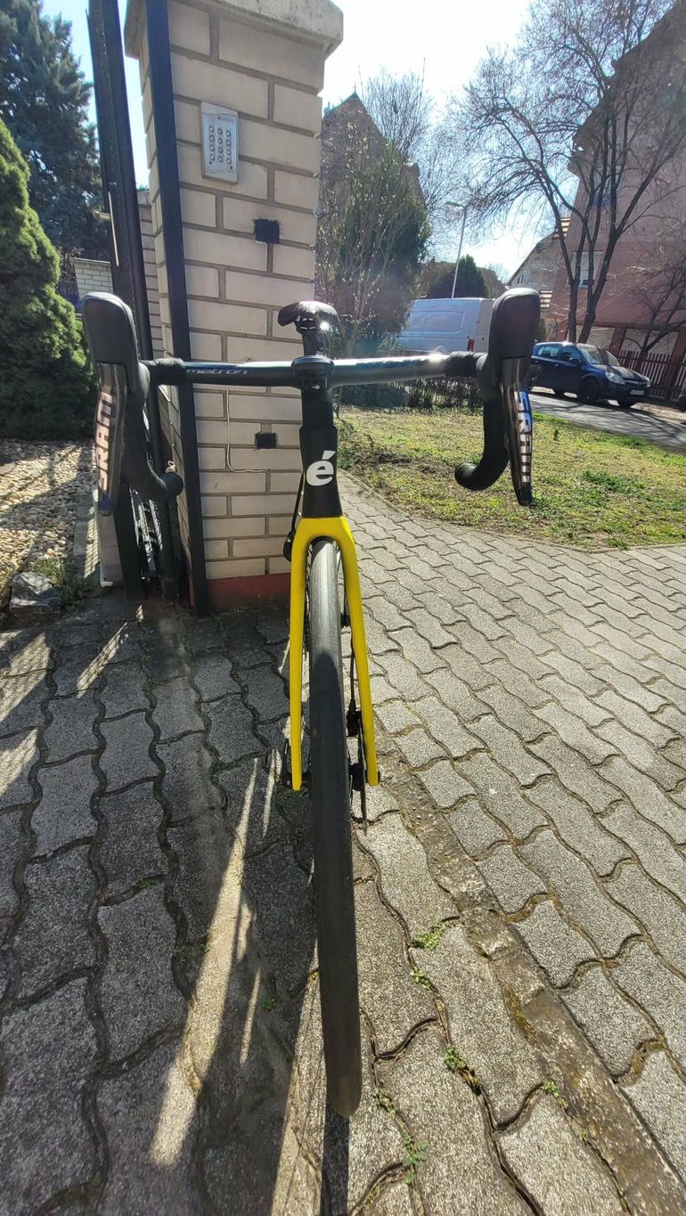 Used Cervélo R5 SRAM Red eTap AXS 2025 Road & Gravel, Black — image 5 of 9