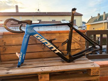 Used Giant Propel Advanced Pro 0 2024 Frameset 2024 Road & Gravel, Blue — image 2 of 19