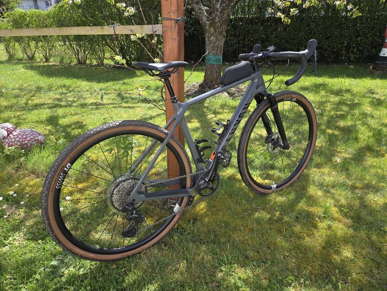 Used Canyon Grizl CF SL 8 Trail 2024 2024 Road & Gravel, Hellgrau — image 4 of 11