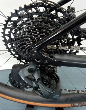 Specialized Diverge Expert 2022 2022 Road & Gravel de segunda mano, Azul — imagen 4 de 10