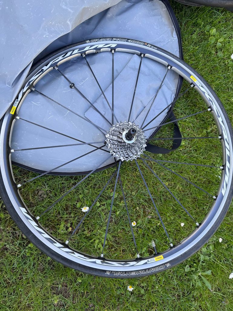 Used Canyon Ultimate Shimano Ultegra Di2 2013 Road & Gravel, Weiß — image 15 of 21