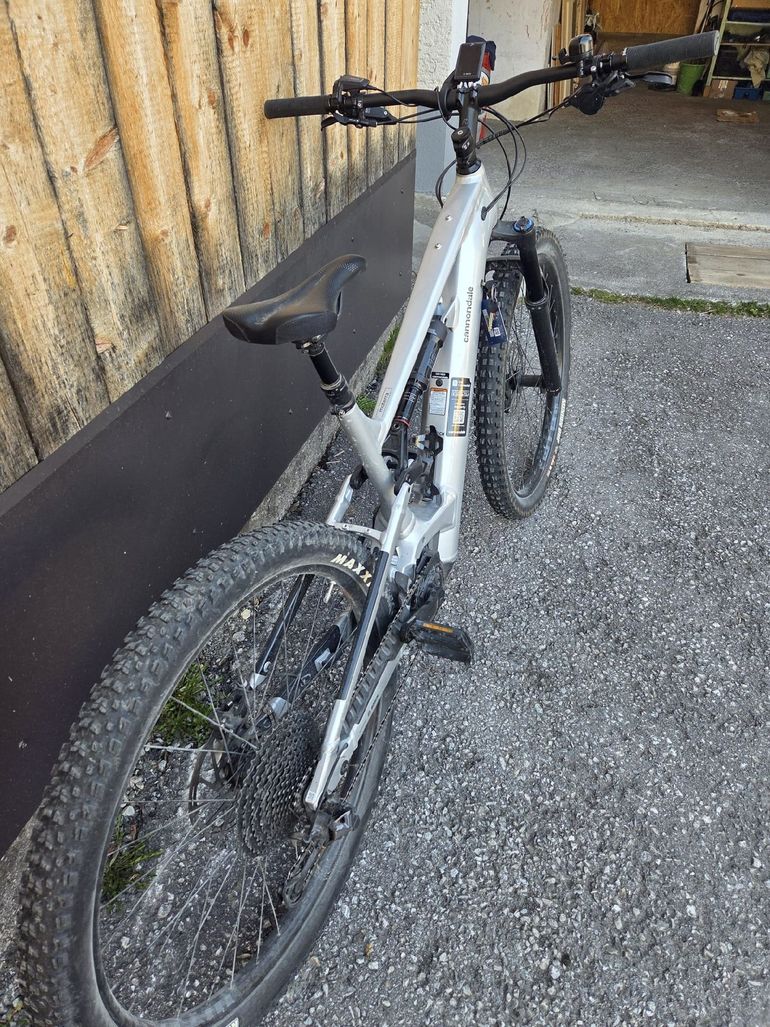 Used Cannondale Moterra Neo 3 2023 2023 Mountainbike, Grigio chiaro — image 2 of 4