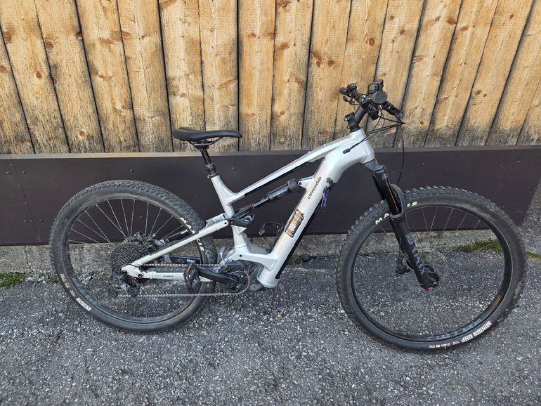 Used Cannondale Moterra Neo 3 2023 2023 Mountainbike, Grigio chiaro — image 3 of 4