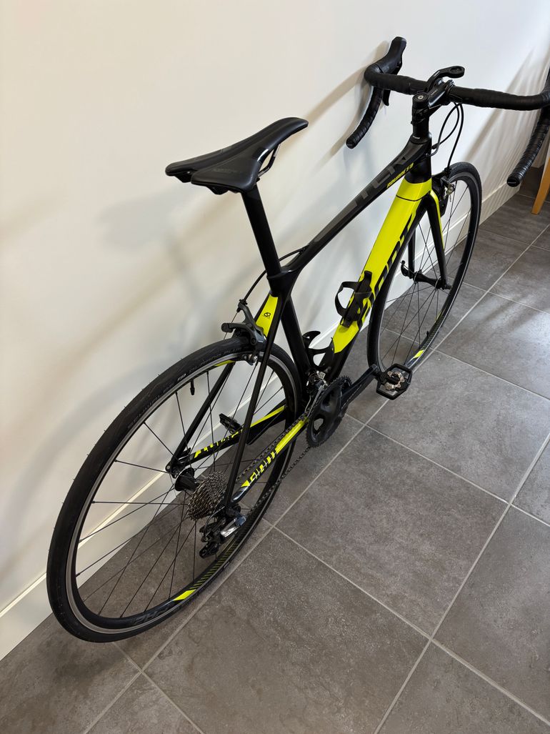 Used Giant TCR Advanced Pro 1 2018 2018 Road & Gravel, Black — image 5 of 6