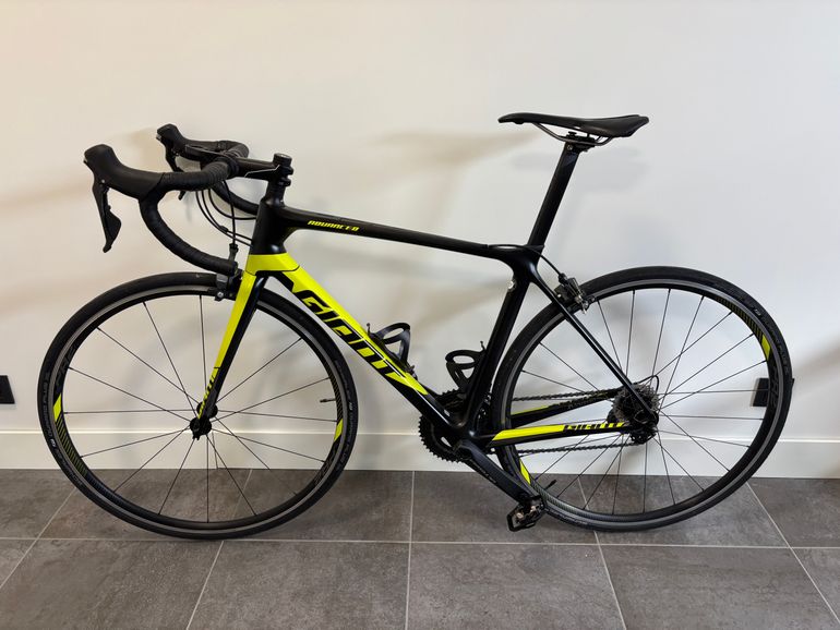 Used Giant TCR Advanced Pro 1 2018 2018 Road & Gravel, Black — image 6 of 6