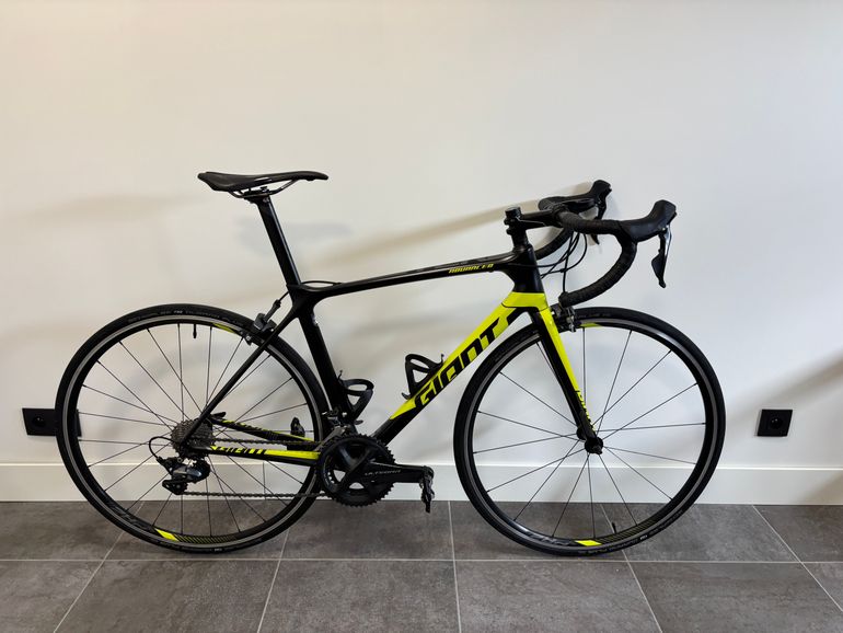 Used Giant TCR Advanced Pro 1 2018 2018 Road & Gravel, Black — image 1 of 6