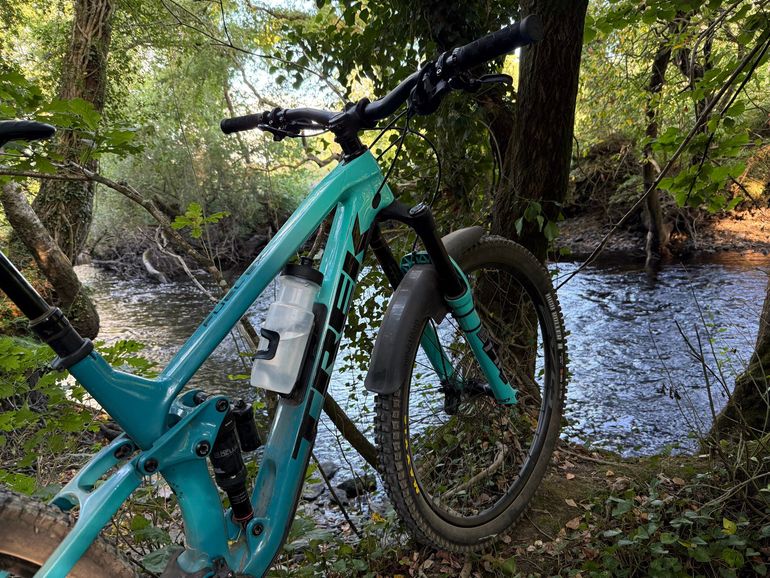 Used trek fuel ex 9.8 Trek fuel ex 9.8 Custom Shimano Deore 2020 Mountainbike, Blue — image 2 of 4
