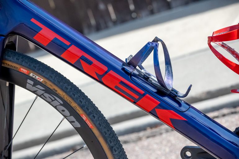 Used Trek Domane SL 6 Gen 3 2021 2021 Road & Gravel, Purple — image 11 of 15