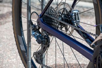 Used Trek Domane SL 6 Gen 3 2021 2021 Road & Gravel, Purple — image 4 of 15