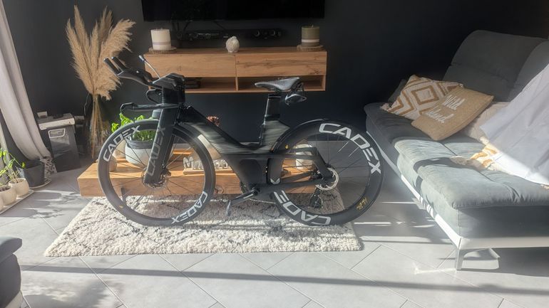 Used Cadex Sram Force 2025 Road & Gravel, Black — image 1 of 19