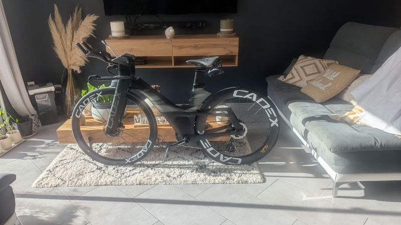 Tweedehands Cadex Sram Force 2025 Road & Gravel