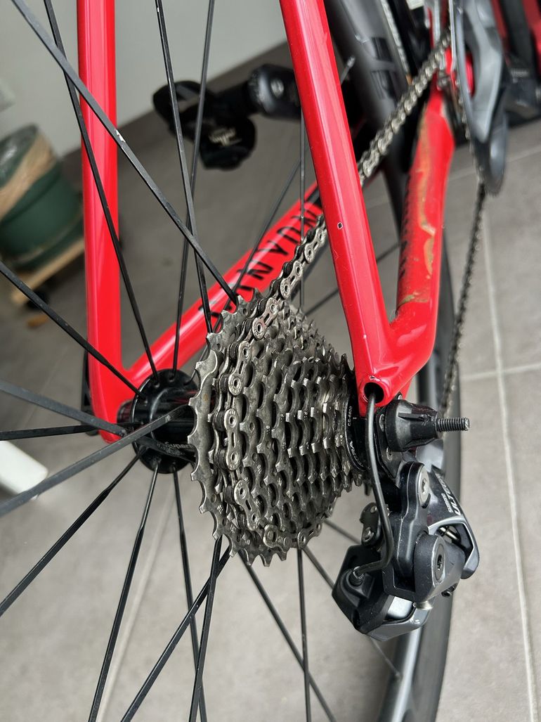 Used Canyon Aeroad CF SLX 8.0 2018 2018 Road & Gravel, Red — image 13 of 14