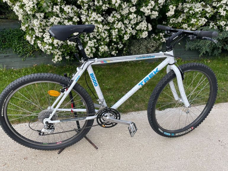 Used TREK 8000 TREK 8000 Custom Shimano Deore 1988 Mountainbike, Weiß — image 1 of 5