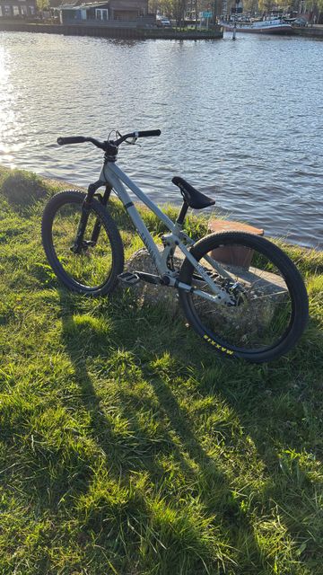 Used Canyon Stitched 720 2022 2022 Mountainbike, Light Gray, 26 — image 2 of 10