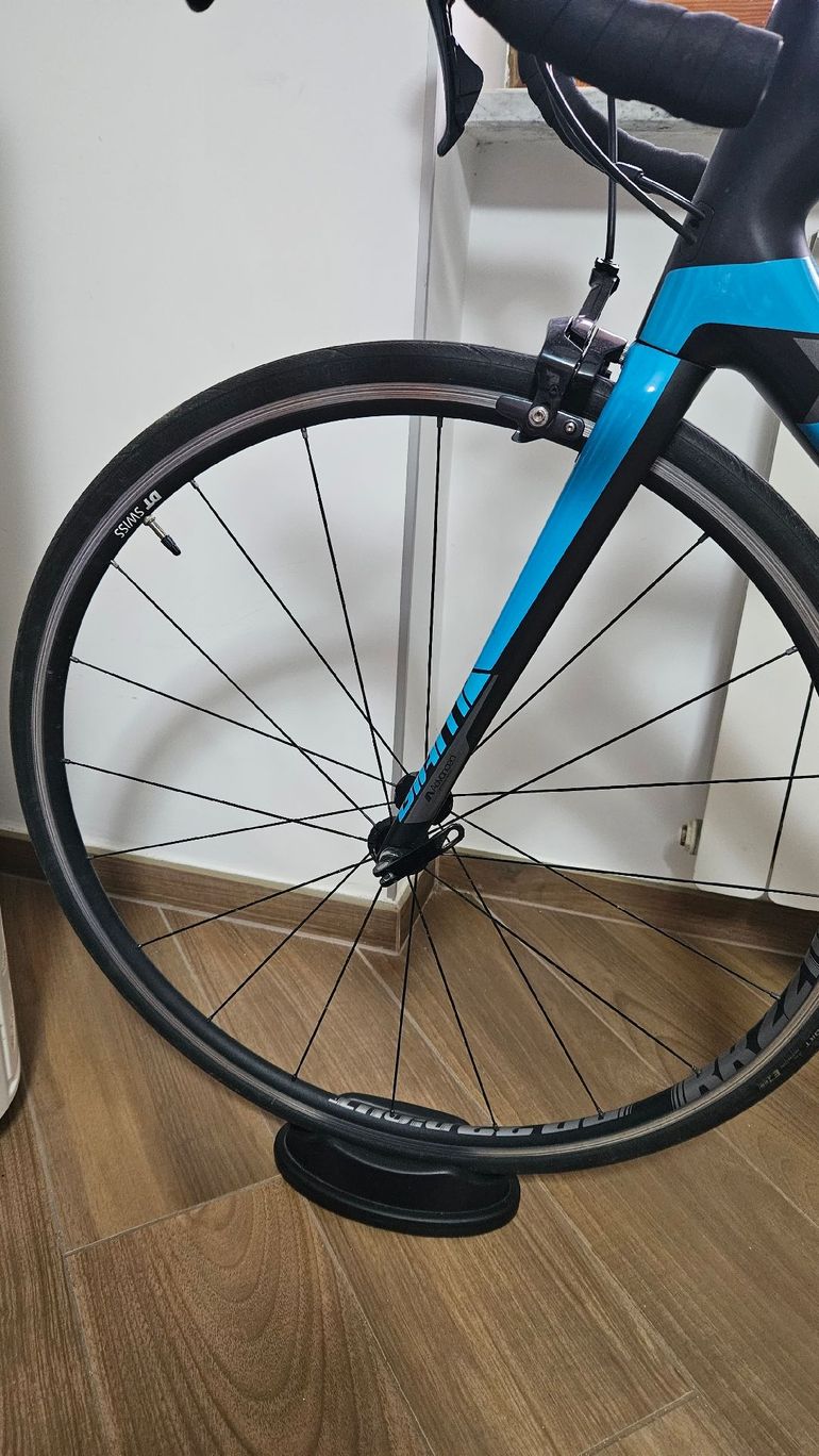 Used Giant tcr Giant tcr Custom Shimano Dura Ace 2018 Road & Gravel — image 4 of 8