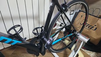 Used Giant tcr Giant tcr Custom Shimano Dura Ace 2018 Road & Gravel — image 2 of 8