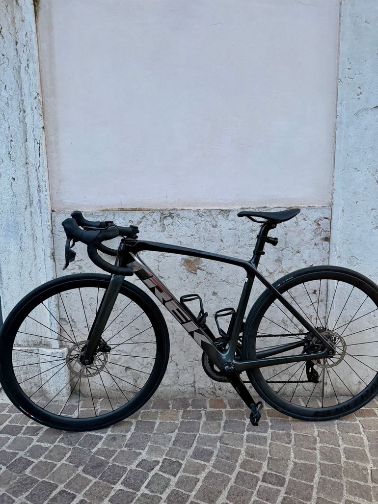 Used Trek Émonda SL 6 eTap 2022 2022 Road & Gravel, Black — image 1 of 7