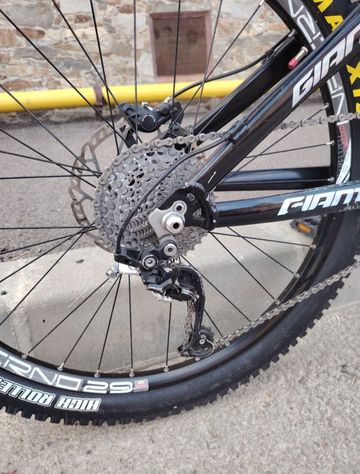 Used Giant Glory Shimano Deore XT 2009 Mountainbike, Black — image 3 of 5