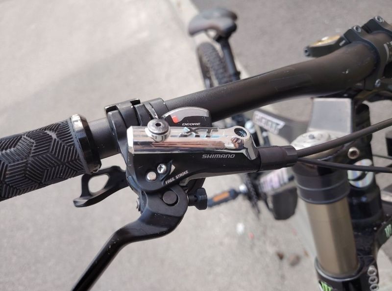Used Giant Glory Shimano Deore XT 2009 Mountainbike, Black — image 5 of 5