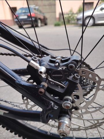Used Giant Glory Shimano Deore XT 2009 Mountainbike, Black — image 4 of 5