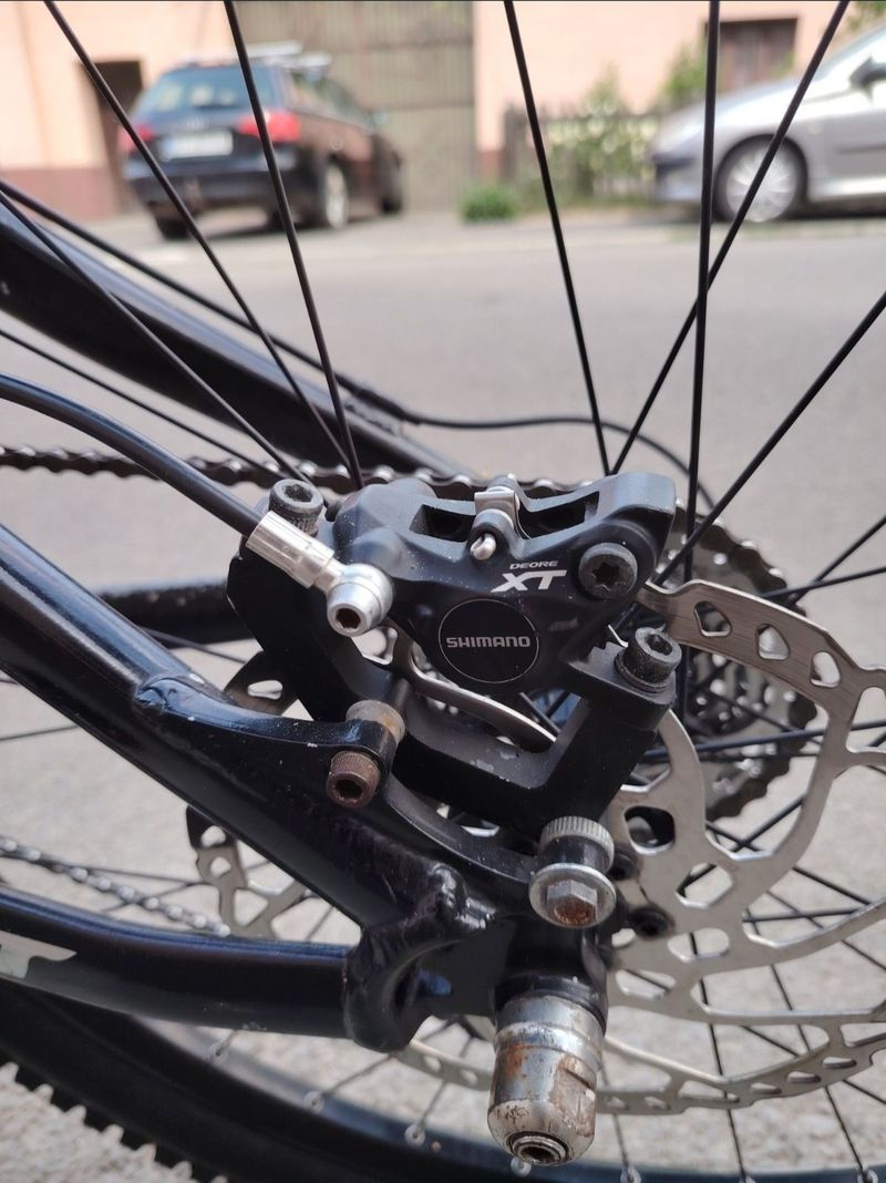 Used Giant Glory Shimano Deore XT 2009 Mountainbike, Black — image 4 of 5