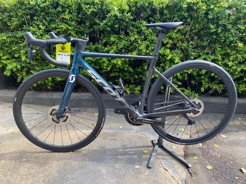 Used Scott Addict RC Pro 2022 2022 Road & Gravel, Black — image 8 of 12