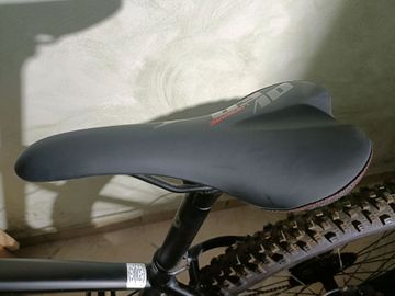Used Lapierre Overvolt Shimano Deore 2021 Mountainbike, Black — image 15 of 40