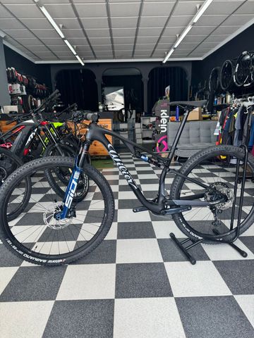 Wilier Urta Shimano SLX 2025 Mountainbike d'occasion — image 2 sur 6