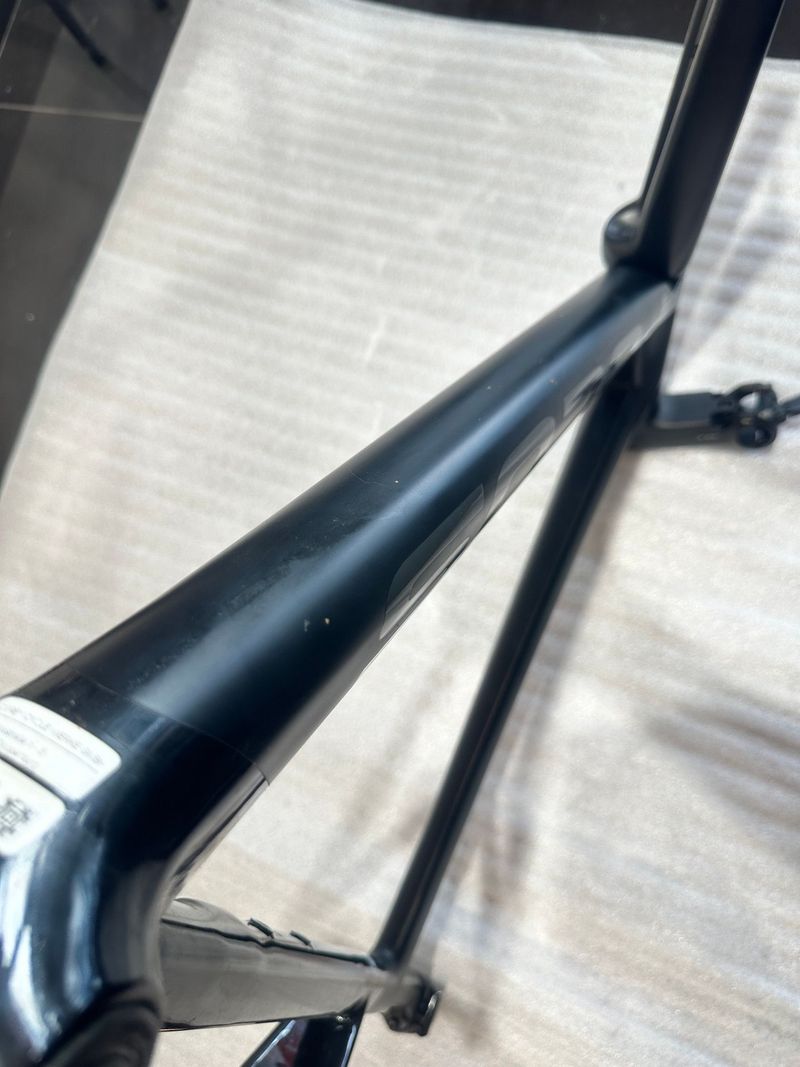 Used Focus IZALCO MAX 9 FRAMESET 2022 Frameset 2022 Road & Gravel, Black — image 7 of 10
