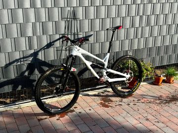 Gebrauchtes YT Industries JEFFSY 27 CF Pro 2019 2019 Mountainbike, Weiß, 27.5 — Bild 2 von 9