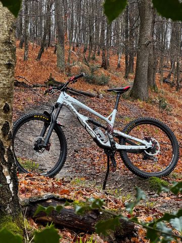 Gebrauchtes YT Industries JEFFSY 27 CF Pro 2019 2019 Mountainbike, Weiß, 27.5 — Bild 7 von 9
