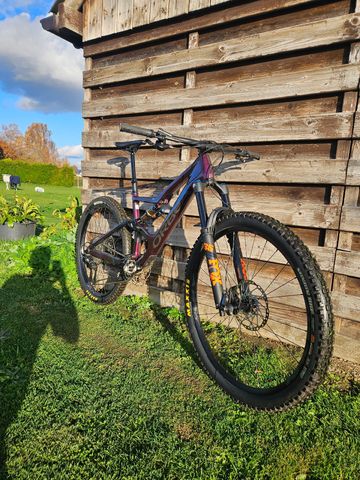 Orbea OCCAM M30 LT 2023 2023 Mountainbike usato, Viola — immagine 4 di 4