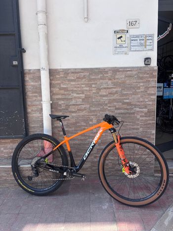Berria, BRAVO Shimano Deore XT