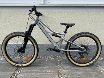 Used Early Rider Hellion Other Shimano - Mountainbike 2023 Youth, Light Gray — image 2 of 5